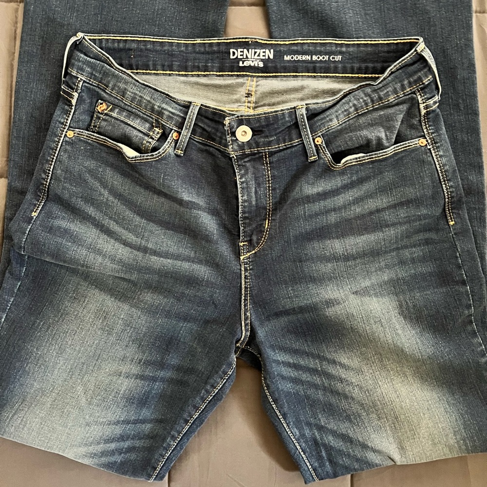 Boot cut jeans